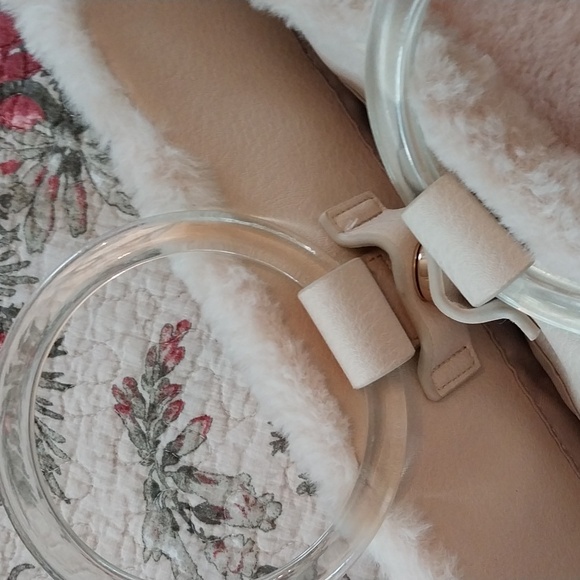 Lauren Conrad large crossbody/clutch. NWOT Off white color. - Picture 7 of 16